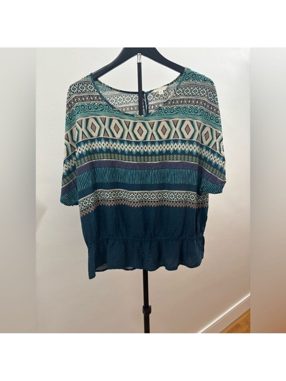 402. Sonoma Flutter Sleeve Geometric Print Top in Teal and Cream